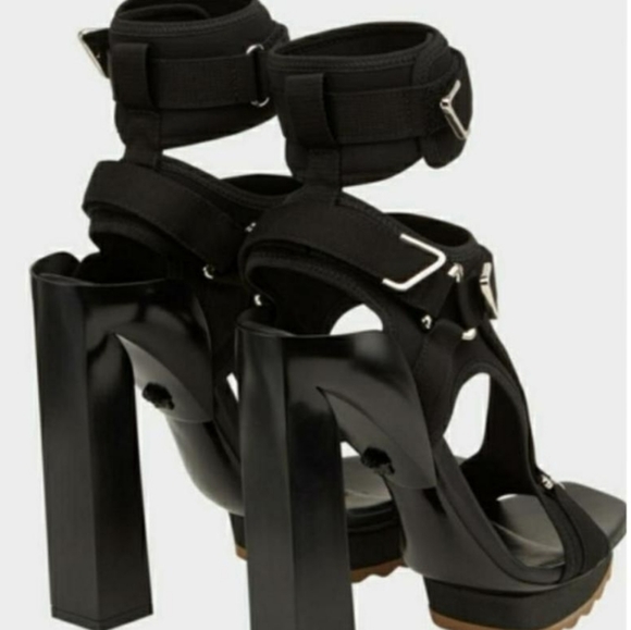 Versace Shoes - Picture 6 of 6